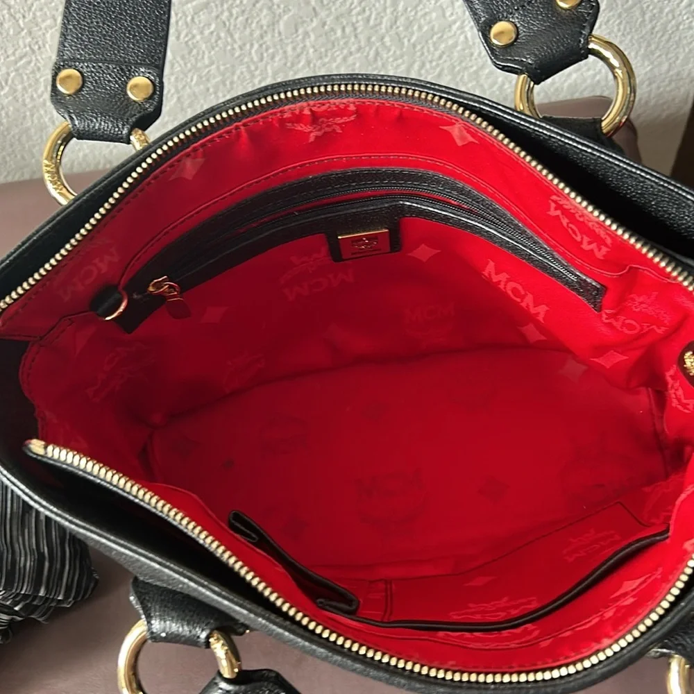MCM bag, great condition - Picture 3 of 3